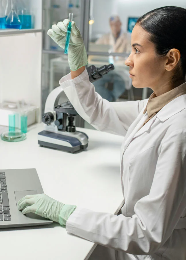 Lab work with digital data capture as an example of lab-IT validation and GxP compliance.