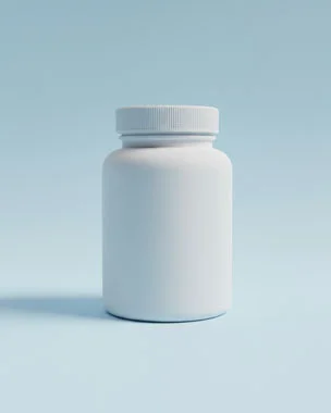 Neutrale Medikamentenverpackung als Symbol für pharmazeutische Lohnfertigung und Produktion von Arzneimitteln